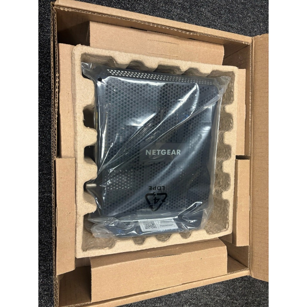 NETGEAR Nighthawk AC1900 (24x8) Wi-Fi Cable Modem Router (C7000v2)- Renewed - Picture 7 of 10